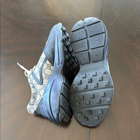 Gucci Black and Cream Sneakers Modern Design - Picture 9 of 10